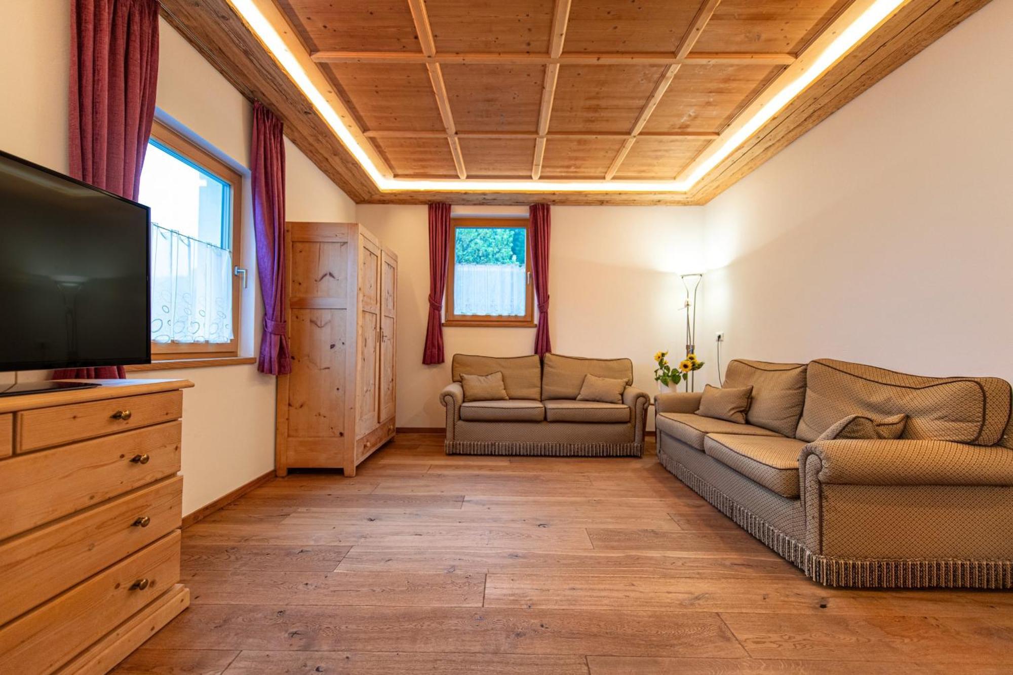 Agriturismo Apartments Tuene Ortisei Exterior photo