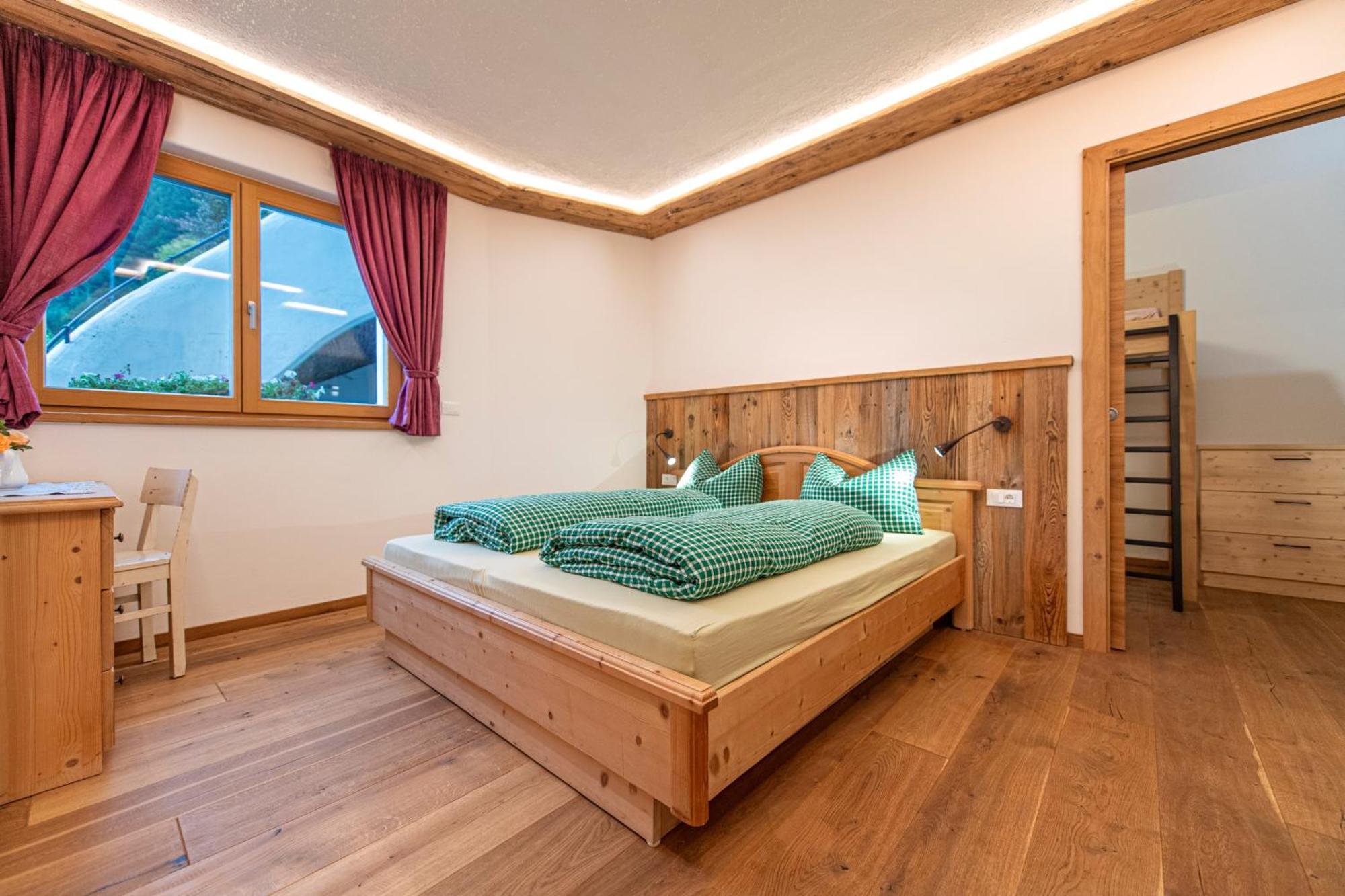 Agriturismo Apartments Tuene Ortisei Exterior photo